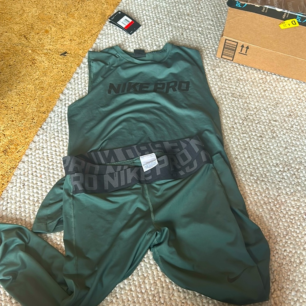 Nike pro Set